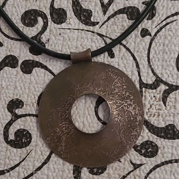 Metal Disc Necklace - Picture 4 of 6